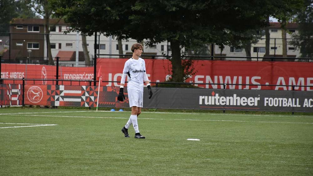 Myles van Buschbach - keeper Almere City 0-19 - combinatie van topsport en studie - Johan Cruyff College Amsterdam.