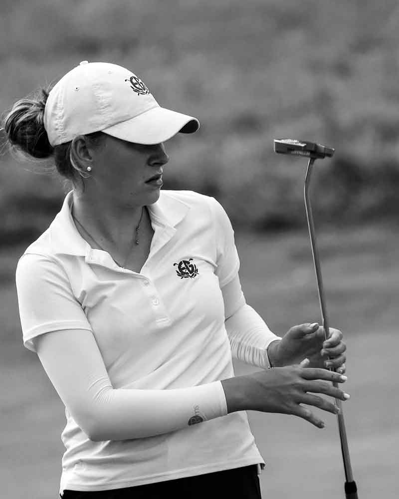 Golfer Yfke Vos studeert aan Johan Cruyff College.